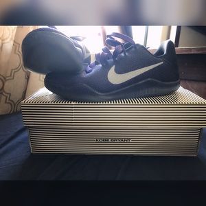 Basketball gym shoes
